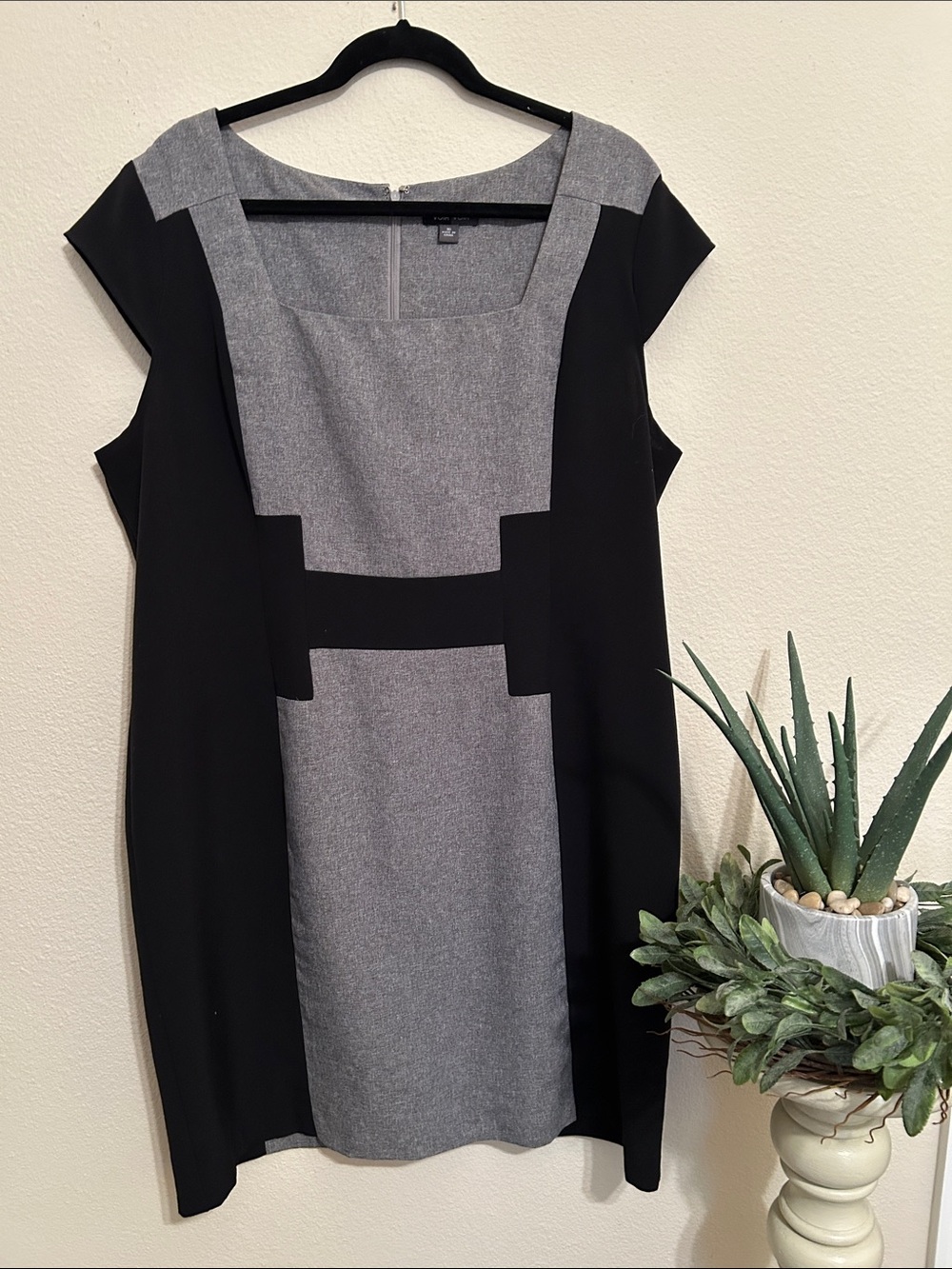 Voir Voir Black and Gray Colorblock Dress with Square Neck
